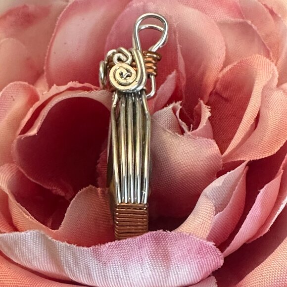 Green/Yellow Jasper Silver and Copper Wrapped Wire Pendant - Picture 11 of 12